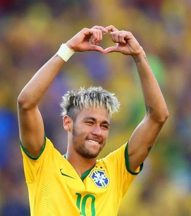 巴萨官方回顾诺坎普翻新前最后一场：12人仍在队内，7人首发（巴萨官方重温诺坎普翻修前最后一战：阵中仍有12人，7人当时首发）