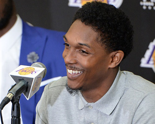 CBA：浙江男篮主场大胜新疆（CBA：浙江男篮主场轻取新疆）