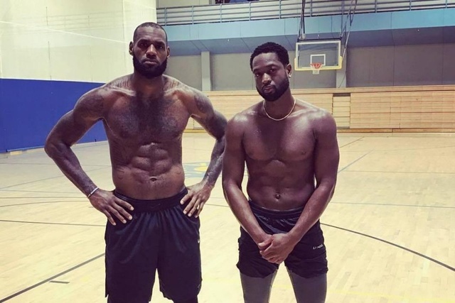 克罗斯评选历史最佳阵容：诺伊尔门将，马塞洛、拉姆...（克罗斯公布史上最佳11人：门将诺伊尔，后防马塞洛、拉姆…）