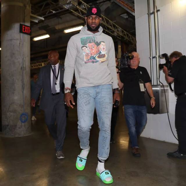 Shams：字母哥想去的地方远远不止尼克斯一家（Shams：字母哥的潜在去处远不止尼克斯）