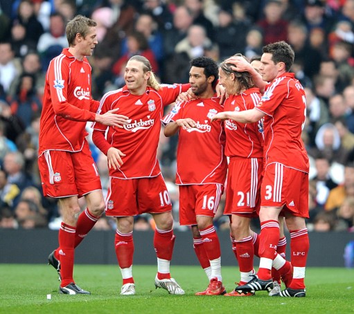 球迷视角看塞尔塔羞辱式进球，这个助攻简直把皇马后防打爆了（球迷镜头见证塞尔塔羞辱性破门，这脚助攻彻底撕裂皇马防线）