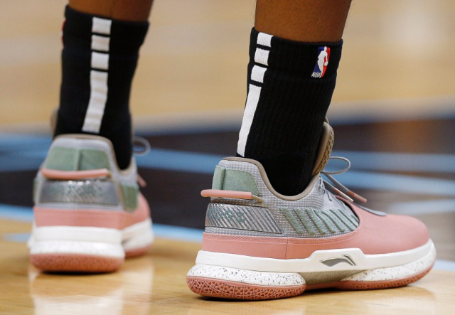 美记：相比选秀权雄鹿更想用字母换成名球星，比如特雷·杨（美媒：雄鹿宁要即战力巨星而非选秀权，甚至愿用字母哥换来如特雷·杨等球星）